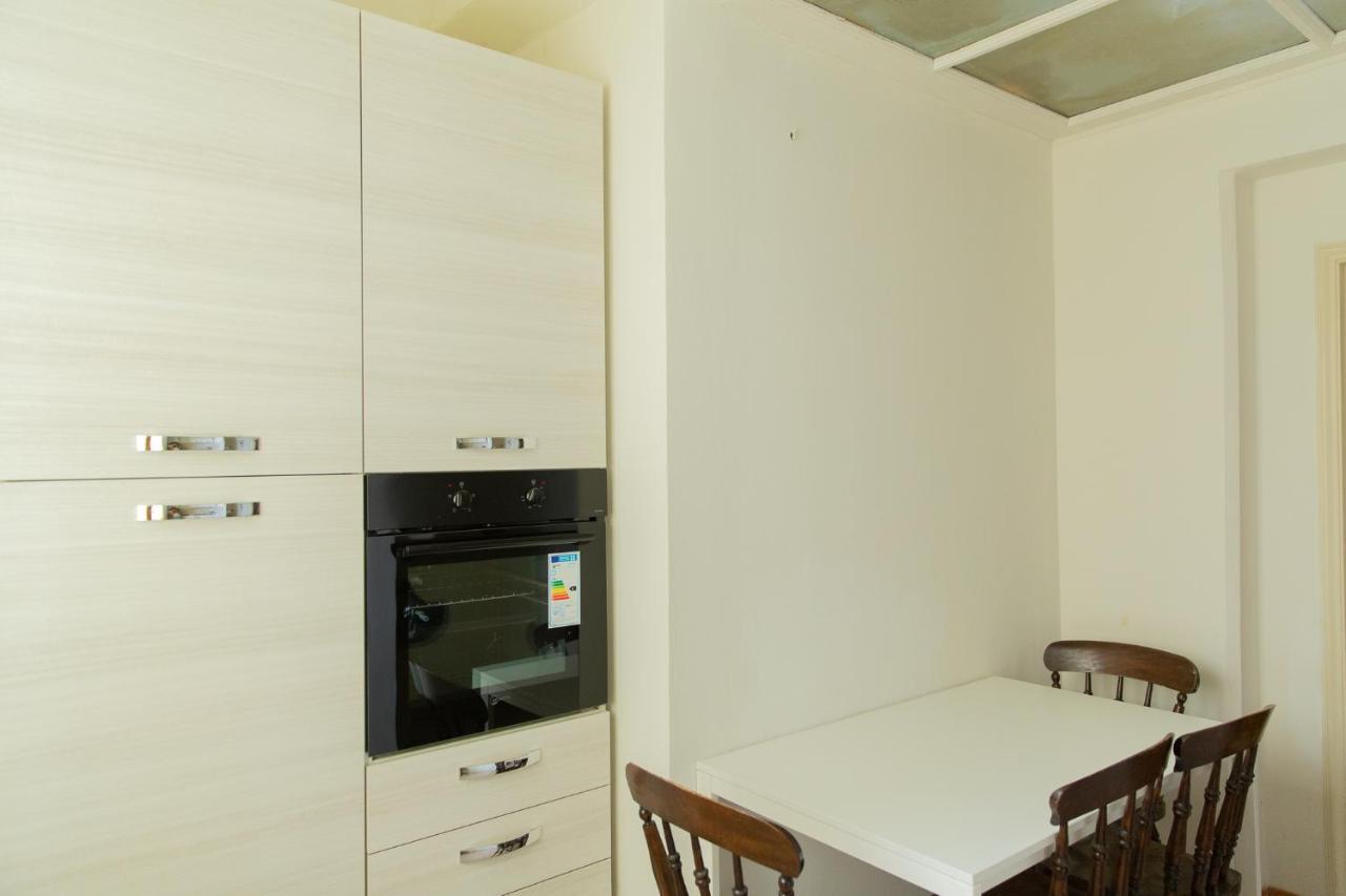 Strategic 2Br Apartment Florence Exterior photo